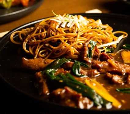 Beef Ginger Onion And Vegetable Chow Mein Noodles